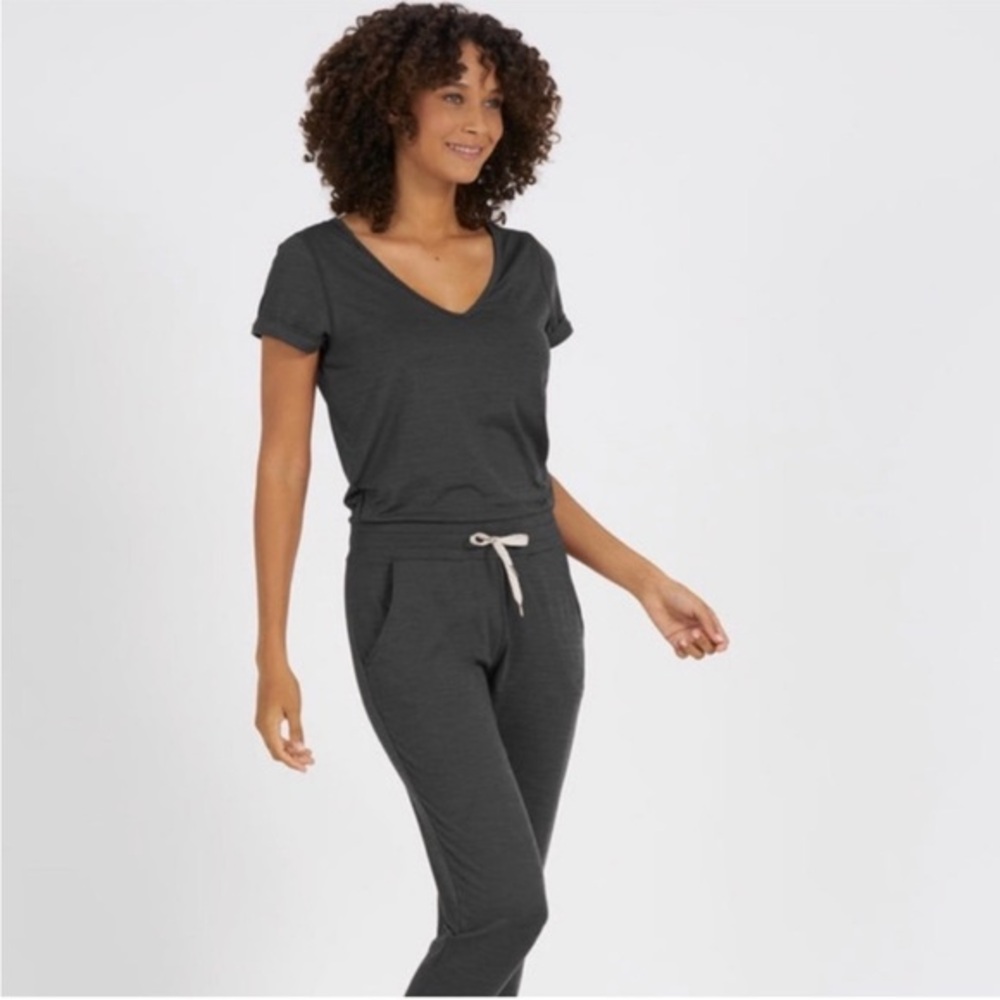 Vuori All Day Jumpsuit Grey